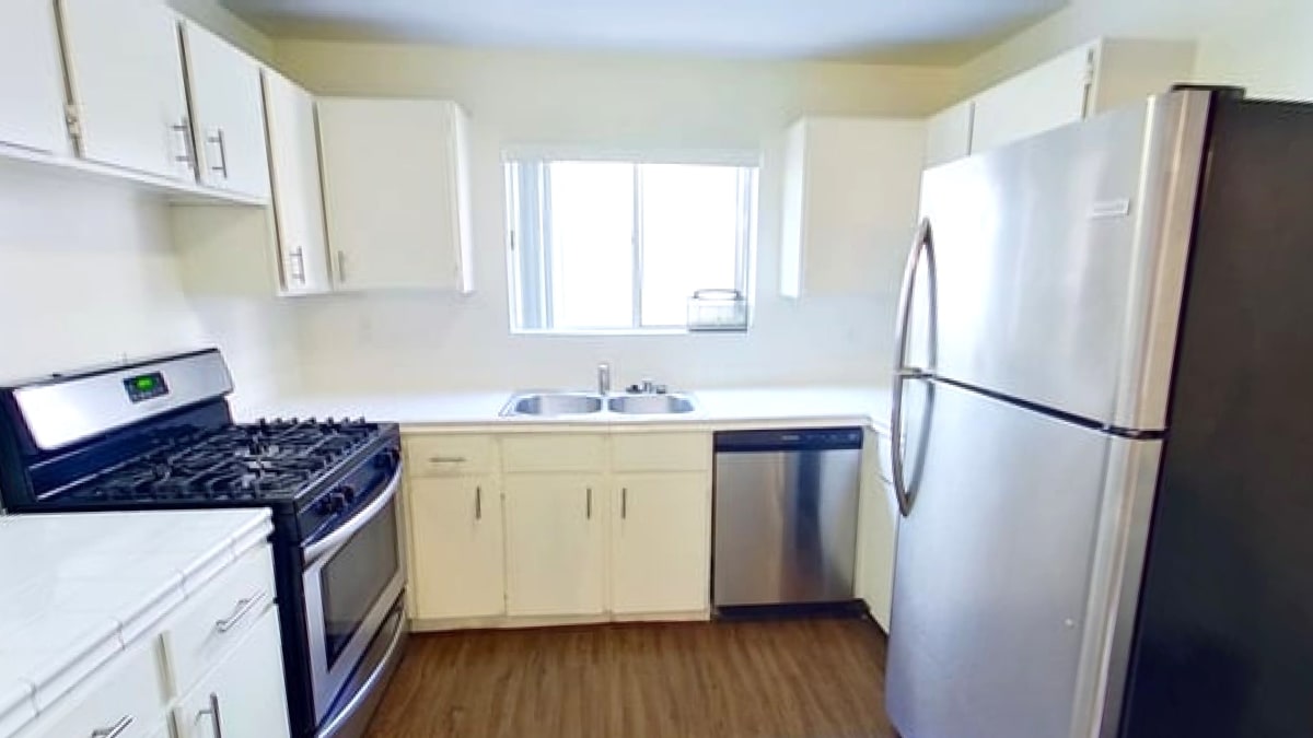 Photos and Video of Strathmore Veteran in Los Angeles, CA